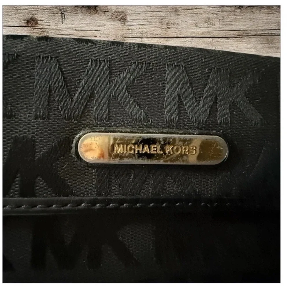 Michael Kors Monogram Austin Flat Continental Signature Wallet in Black